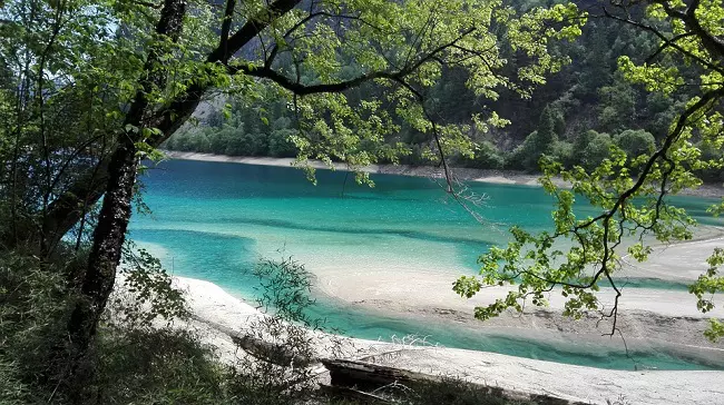 Jiuzhaigou nature reserve